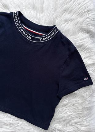 Футболка tommy hilfiger, укорочена футболка tommy hilfiger, кроп топ tommy hilfiger