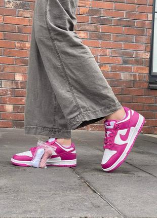 these banana themed Hippie nike dunks are seriously appealing