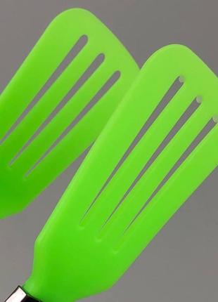 Щипцы кухонные лопатка 260 мм зеленые7 фото