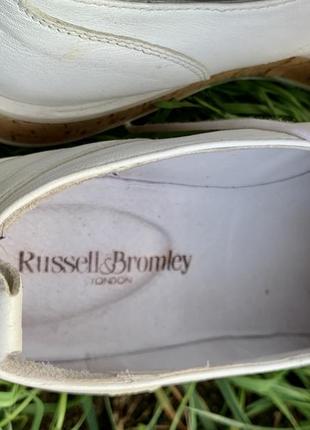 Туфли ботинки кожаные на шнурках с корковой подошвой белые russell & bromley london (англия)7 фото