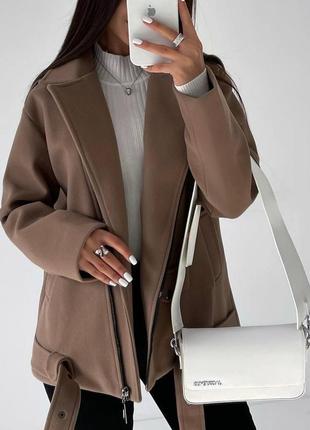 Пальто - косуха женская короткая стильная эффектная осенняя кашемировая с поясом и карманами2 фото