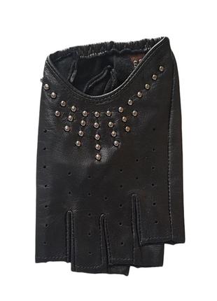 Перчатки женские кожаные без пальцев с заклёпками pitas 0556