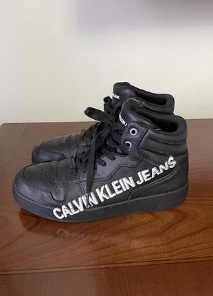 Кожаные кроссовки хайтопы calvin klein  оригинал 41 размер 27см стельки