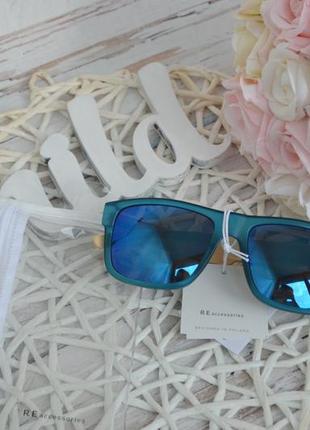 Фірмові стильні дитячі сонцезахисні окуляри сонячні окуляри в пластиковій оправі reserved оригінал4 фото