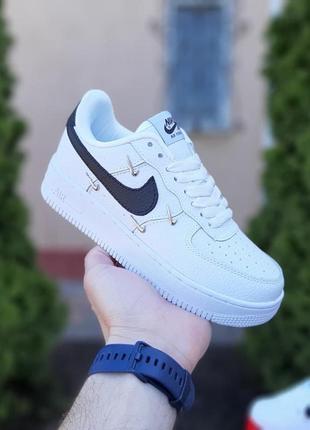 Кросівки nike air force 1 lx білі з чорним