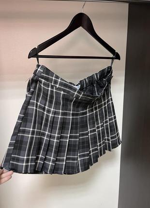 Трендовая юбка-шорты в складочку