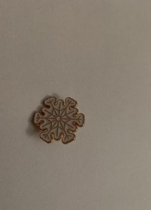 Значок пин pin металлический новогодняя тематика снежинка белая3 фото