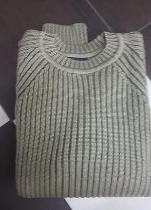 Оливковий пуловер реглан