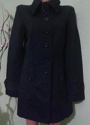 Демисезонный черный плащ