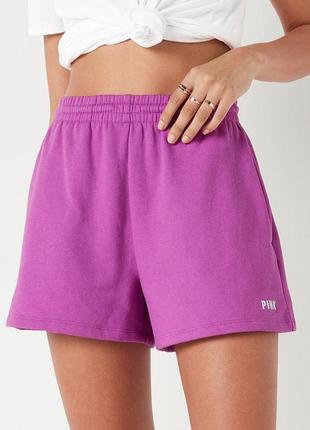 Женские шортики victoria's secret campus sweat shorts спортивные s фиолетовые