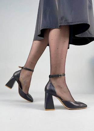 Туфли женские кожаные черные на каблуке8 фото