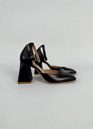 Туфли женские кожаные черные на каблуке3 фото