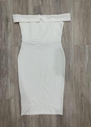 Белое обтягивающие платье с открытыми плечами2 фото