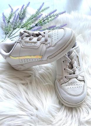 Кроссовки adidas белые 25р. 15см. стелька