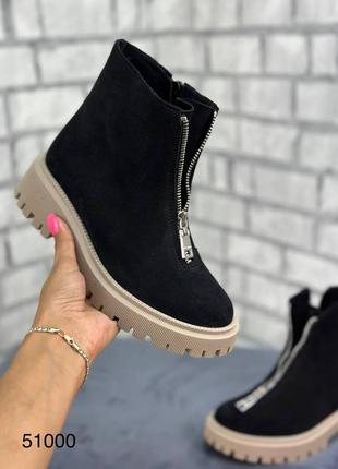 Женские демисезонные ботинки с молнией