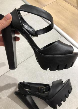 Босоножки steve madden