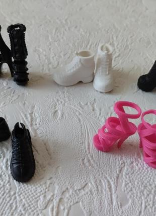 Аксесуари для ляльок - лялькова взуття для барбі2 фото