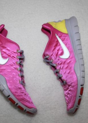 Мега крутые кроссовки nike Schwarz 36,5 размера по стельке 23 см.