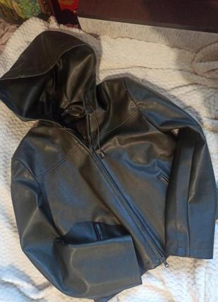Кожаная куртка ветровка дождевик с капюшоном1 фото