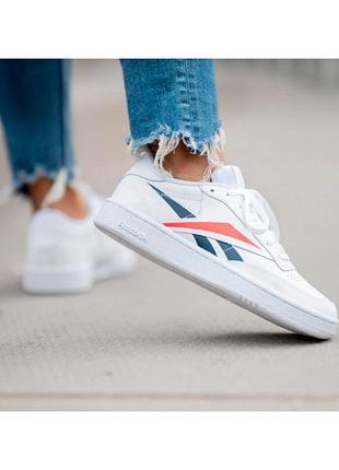 Кожаные белые кроссовки Czarne reebok classics club c 85 

37-38-39 размер