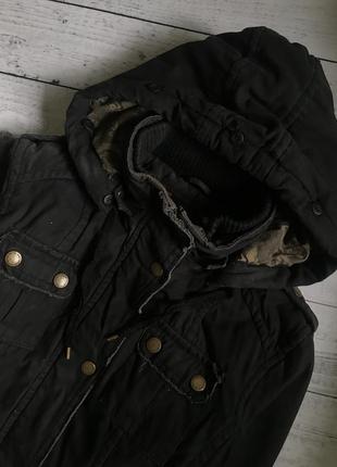 Парка куртка деми чёрная с накладными карманами4 фото
