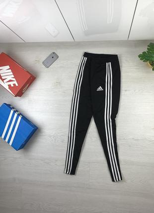 Оригінальні завужені штани адідас adidas2 фото