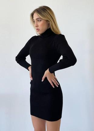 Сукня жіноча в рубчик тепла sophi приталена чорна | міні сукня-гольф осіннє весняне
