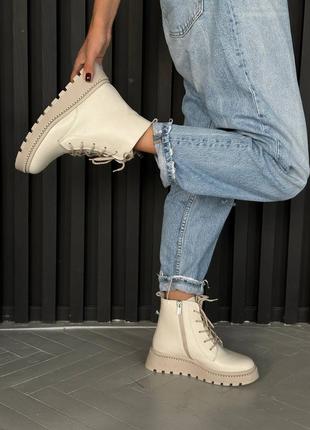 Нтауральные кожаные женские ботинки сапоги молочного цвета \ осенняя и зимняя обувь3 фото