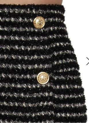 Черно-белая твидовая мини-юбка в полоску с пуговицами2 фото