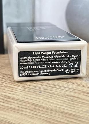 Оригінал make up factory light weight foundation тональна основа для обличчя 17 light sand оригинал тональный крем4 фото