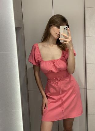 Розовое платье с открытой спиной6 фото