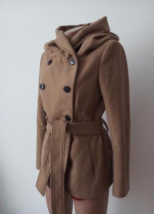 Двубортное пальто кэмэл шикарного качества шерсть zara оригинал уютный большой капишон