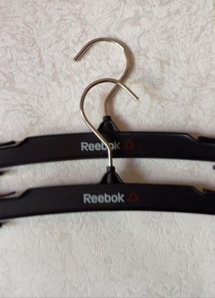 Вешалки reebok с прищепками