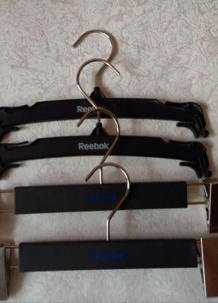 Вешалки reebok с прищепками