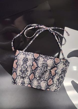 Топ зміїний принт