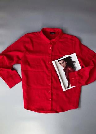 Жіноча червона сорочка з складками на спині