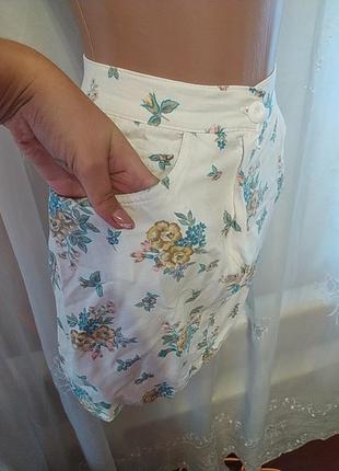 Джинсовая юбка в цветочный принт2 фото