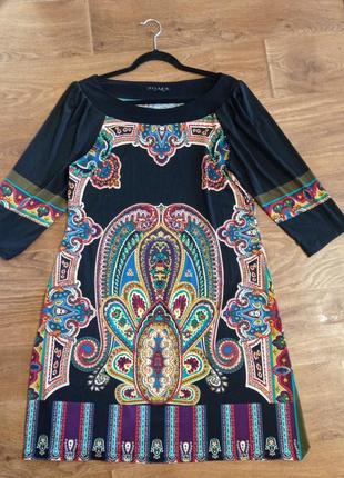 Красивое брендовое легкое платье с орнаментом.tiana b