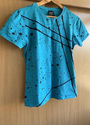 Футболка much more