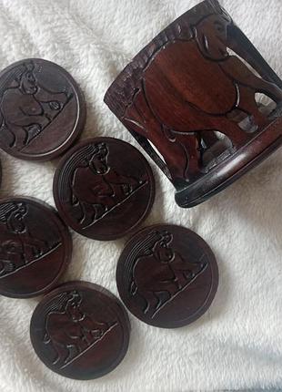 Деревянные подставки с изображением слона