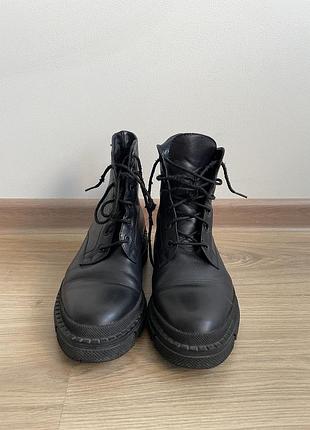 Шкіряні чоботи