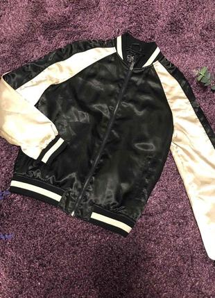 Стильний атласний бомпер clockhouse на розмір 36 або s