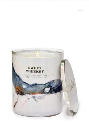 Ароматична свічка sweet whiskey від bath and body works