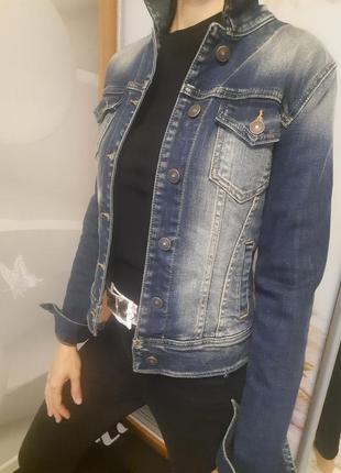 Женская джинсовая куртка9 фото