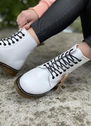 Шикарные кожаные ботинки dr martens classic white8 фото