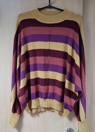 Тонкий свитер с люрексом.