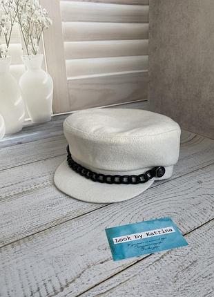 Кепи белое на флисе