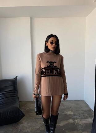 Женский свитер с лого