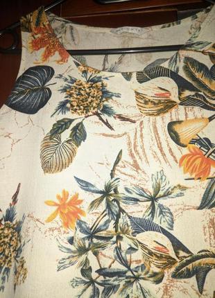 Платье в тропический принт