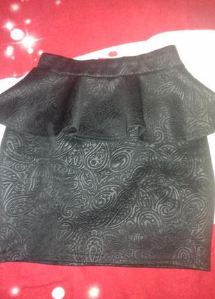 Ошатна жіноча спідниця олівець з рюшкой